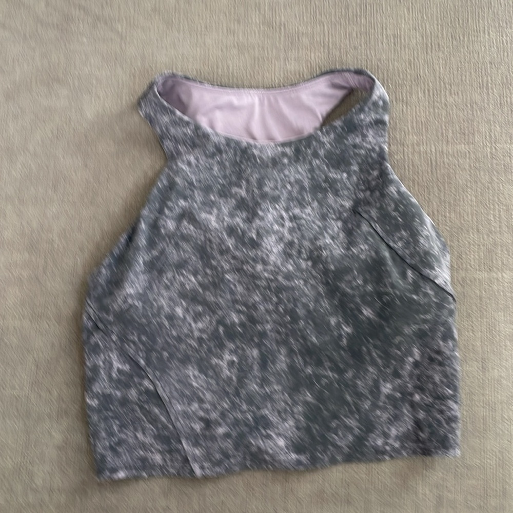 Lululemon Women’s Tank Size 6 
Purple / Gray Marbled Colour
Excellent Condition
